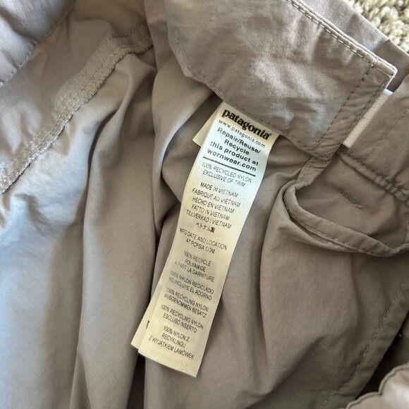 Patagonia Mens Sz L Gray Hiking Shorts With Pockets & Zipper Detail - Picture 7 of 11